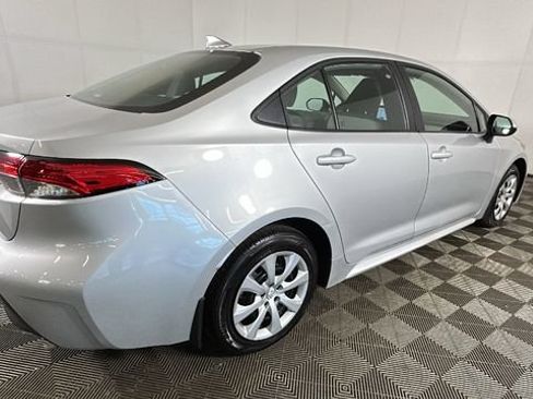 Used 2025 Toyota Corolla LE FWD image 2