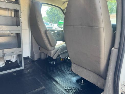Used 2010 Chevrolet Express 3500 w/ Power Package RWD image 18