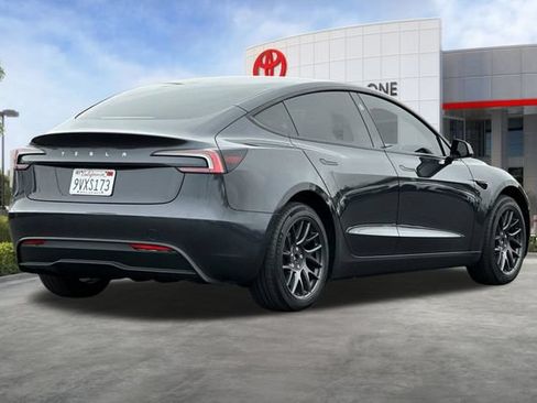 Used 2025 Tesla Model 3 Long Range RWD image 4