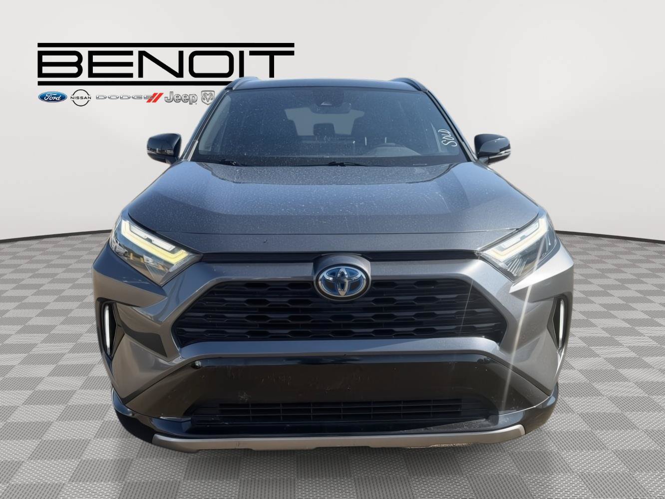 Used 2024 Toyota RAV4 XSE AWD/4WD image 2