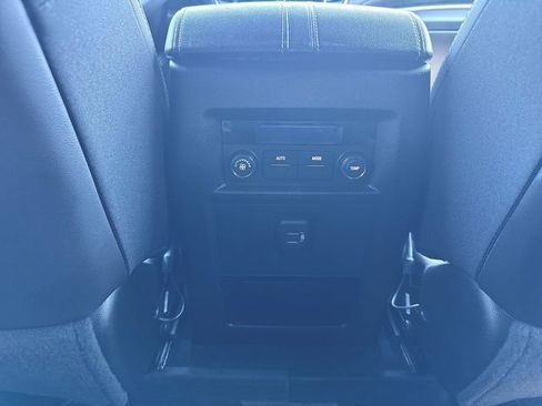 Used 2023 Chevrolet Traverse LT AWD/4WD image 20