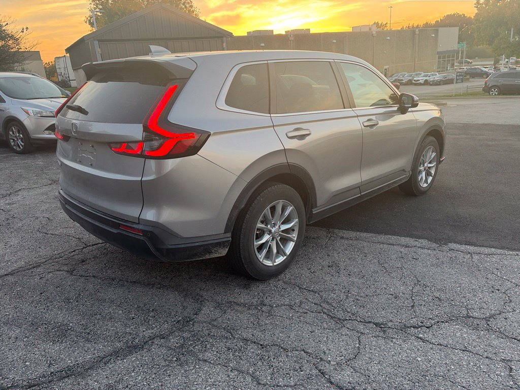 Used 2025 Honda CR-V EX-L image 5
