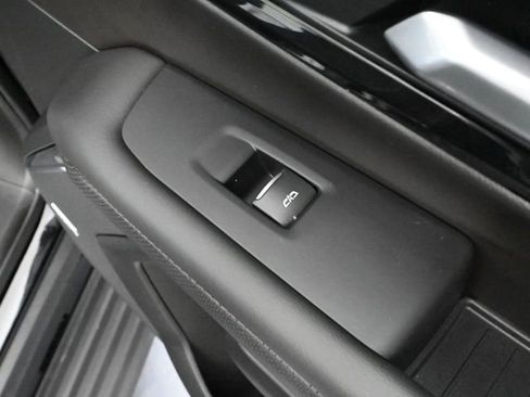 Used 2025 Chevrolet Tahoe High Country image 61
