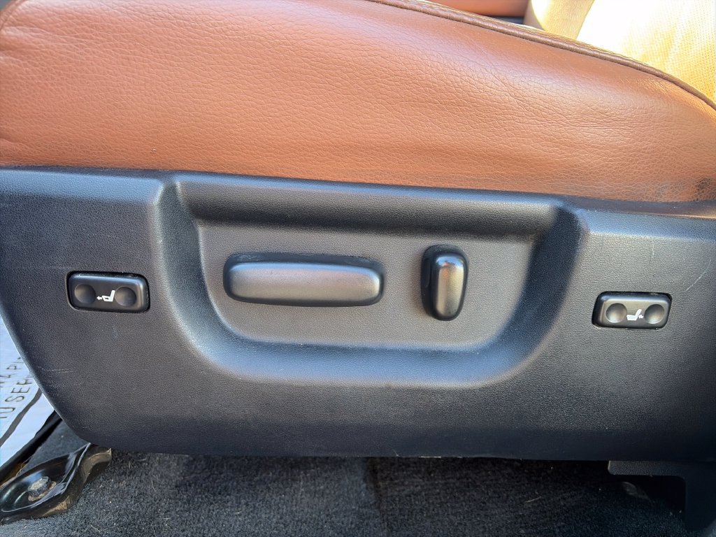Used 2018 Toyota Sequoia Platinum AWD/4WD image 19