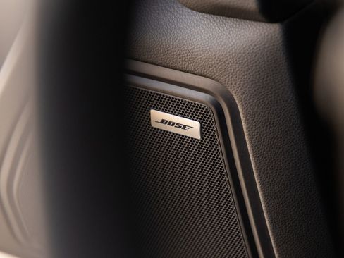 New 2026 Porsche Macan image 25