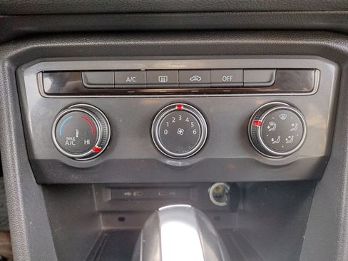 Used 2021 Volkswagen Tiguan S image 5