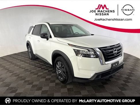 Certified 2025 Nissan Pathfinder S AWD/4WD image 1