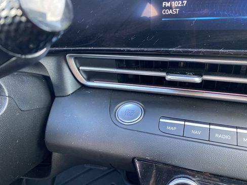 Certified 2025 Hyundai Elantra SEL FWD image 22
