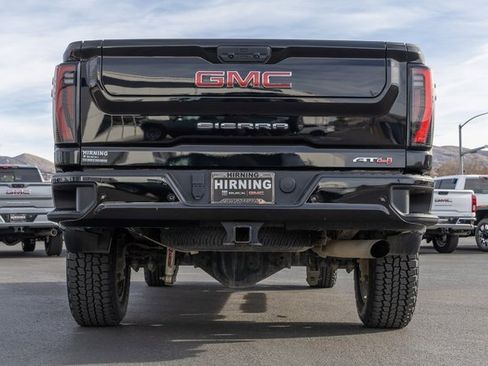 Used 2024 GMC Sierra 2500 AT4 w/ Technology Package image 30
