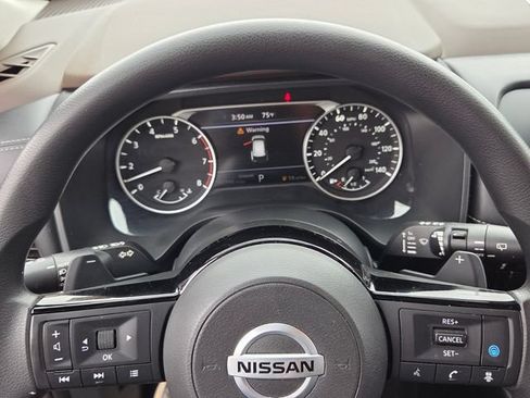 Used 2021 Nissan Rogue SV FWD image 21