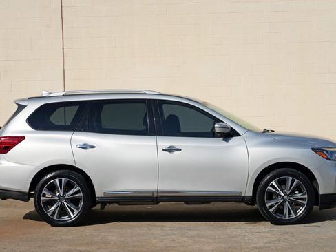 Used 2020 Nissan Pathfinder Platinum FWD image 52
