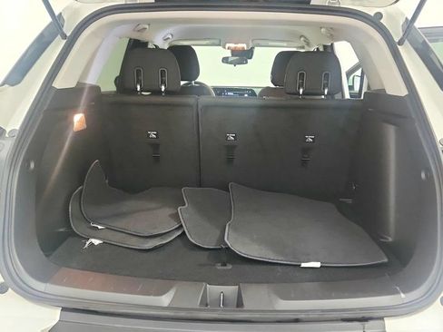 Used 2025 Chevrolet TrailBlazer LT AWD/4WD image 37