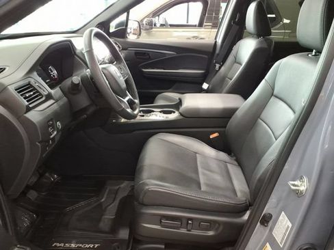 Certified 2025 Honda Passport EX-L image 4