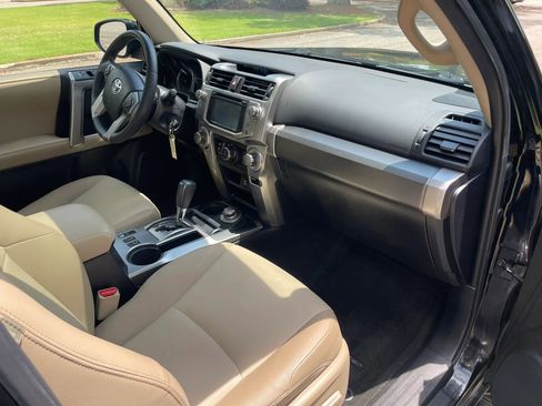 Used 2018 Toyota 4Runner SR5 Premium AWD/4WD image 14
