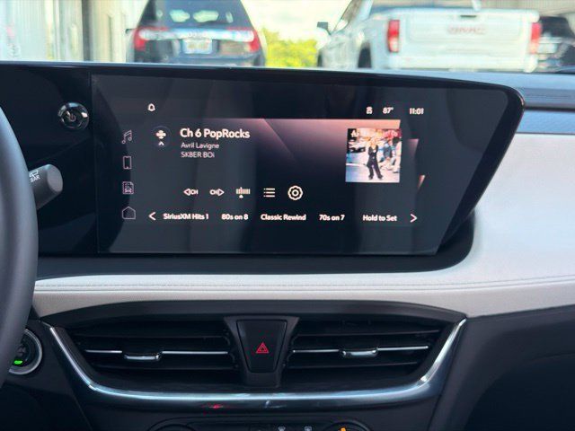 Used 2024 Buick Encore GX Preferred FWD image 17