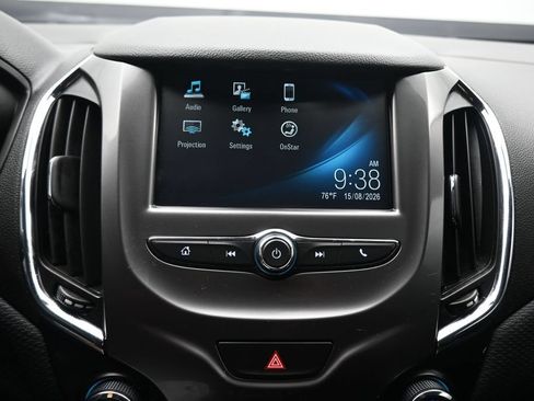Used 2018 Chevrolet Cruze LT FWD image 17