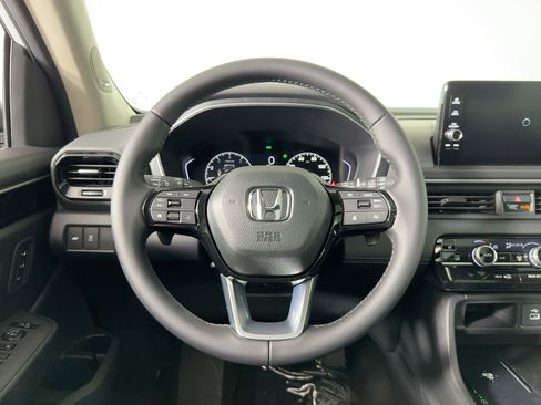 New 2025 Honda Pilot Touring image 16