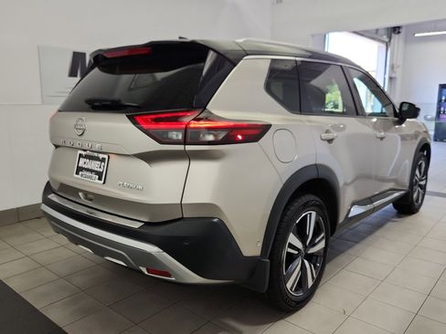 Used 2023 Nissan Rogue Platinum w/ Platinum Premium Package image 4