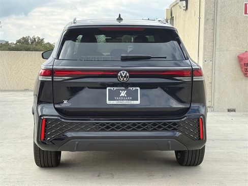 New 2026 Volkswagen Tiguan SE R-Line image 11