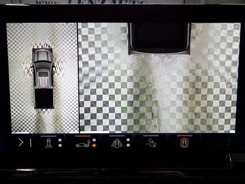 Used 2024 Chevrolet Silverado 1500 ZR2 image 17