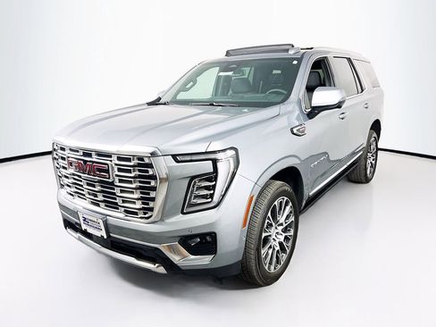 Certified 2025 GMC Yukon Denali w/ Sun & Power Step Package AWD/4WD image 3
