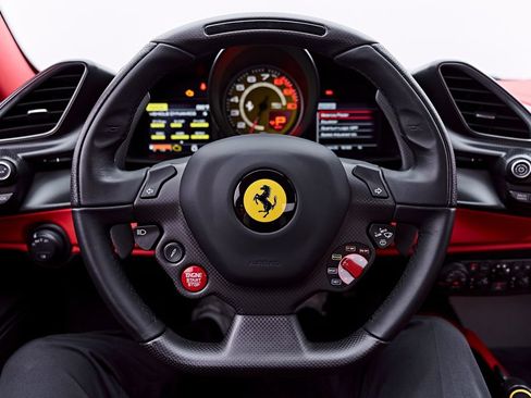 Used 2020 Ferrari 488 Pista Coupe RWD image 63