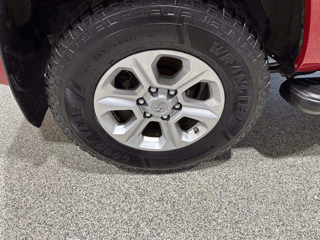 Used 2016 Toyota 4Runner SR5 AWD/4WD image 21