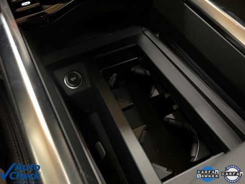 Used 2023 Audi e-tron Premium Plus w/ Premium Plus Package image 56