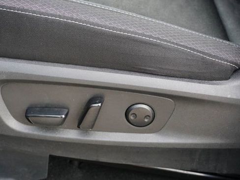 Used 2024 Nissan Pathfinder SV image 14