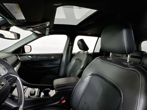 Used 2023 Jeep Grand Cherokee Altitude image 21