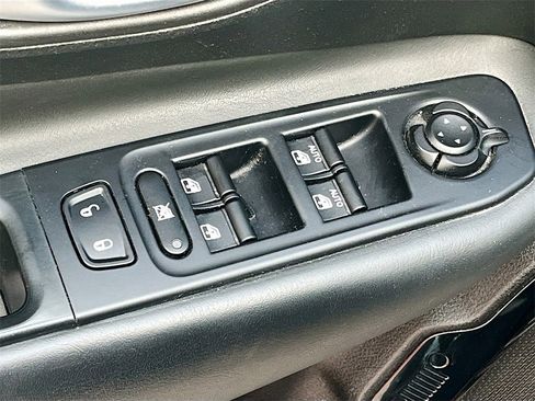 Used 2019 Jeep Renegade Altitude w/ Quick Order Package 2XM image 18