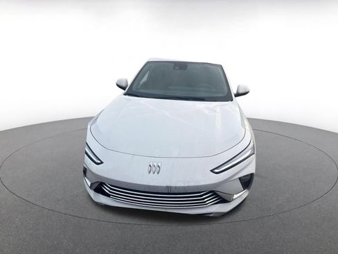 Used 2025 Buick Envista Preferred image 2