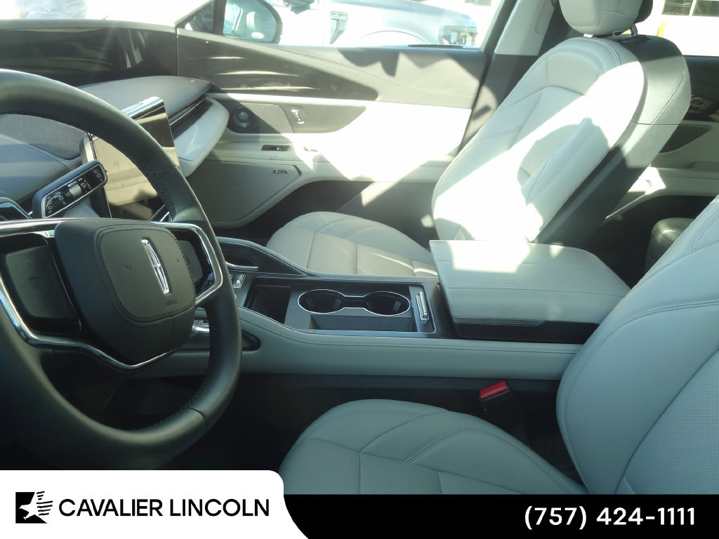 Used 2026 Lincoln Nautilus Premier w/ Equipment Group 102A AWD/4WD image 7