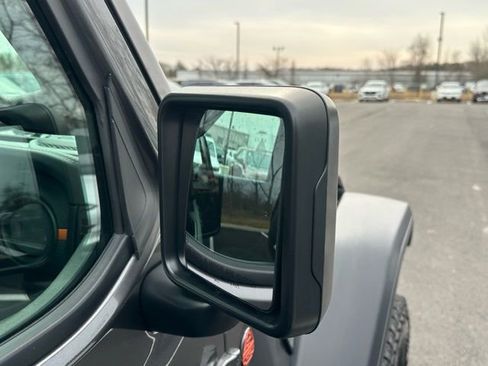 Used 2024 Jeep Gladiator Mojave w/ Safety Group image 14