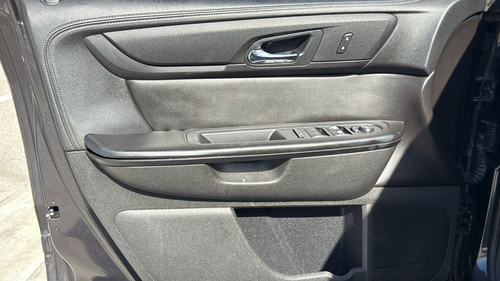 Used 2017 Chevrolet Traverse LT FWD image 19