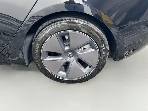 Used 2023 Tesla Model 3 Standard Range image 11