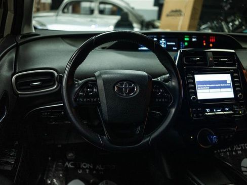 Used 2020 Toyota Prius Prime LE FWD image 15