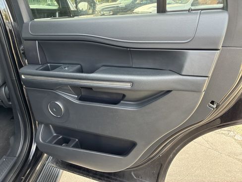 Used 2024 Ford Expedition XLT image 28