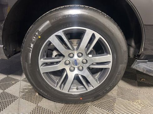 Used 2024 Ford Expedition Limited image 8