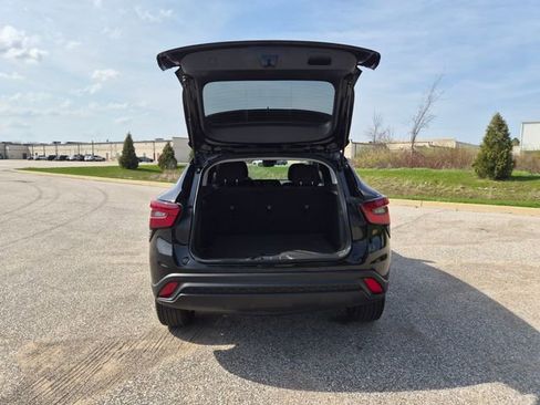 Used 2024 Chevrolet Trax LS w/ LS Convenience Package image 10