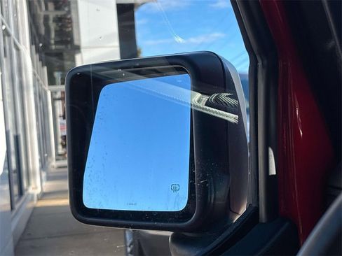 Used 2018 Jeep Wrangler Unlimited Sahara image 29