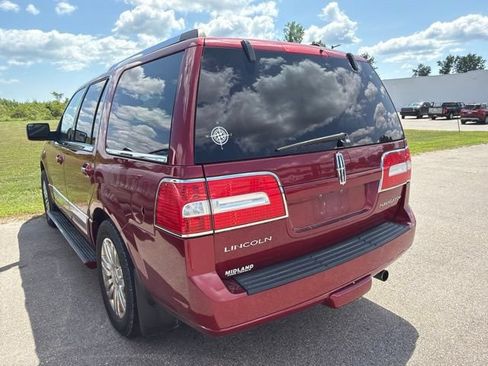 Used 2014 Lincoln Navigator 4WD image 11