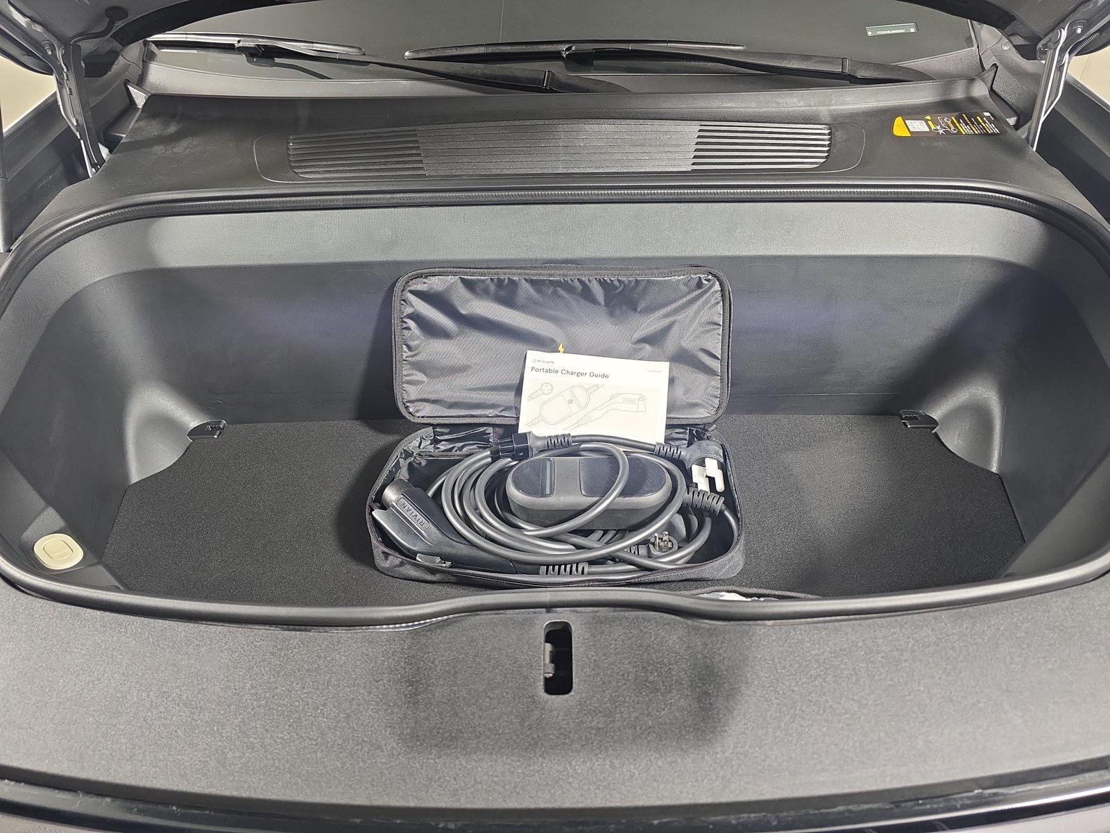 Used 2022 Rivian R1S Launch Edition Quad AWD/4WD image 12