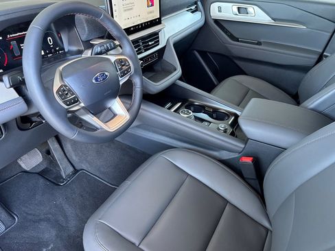 New 2025 Ford Explorer Active w/ Active Comfort Package image 11