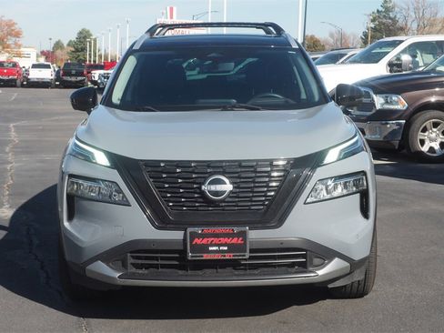 Used 2023 Nissan Rogue Platinum w/ Platinum Premium Package image 2