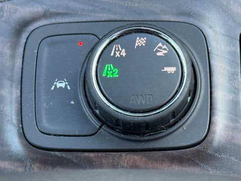 Used 2020 GMC Acadia Denali w/ Trailering Package image 28