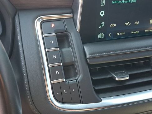 Used 2023 Chevrolet Tahoe LT w/ Luxury Package AWD/4WD image 13
