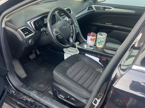 Used 2020 Ford Fusion SE image 5