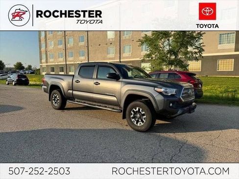 Used 2017 Toyota Tacoma TRD Off-Road w/ Tow Package AWD/4WD image 16
