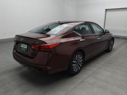 Used 2024 Nissan Altima 2.5 SV image 9